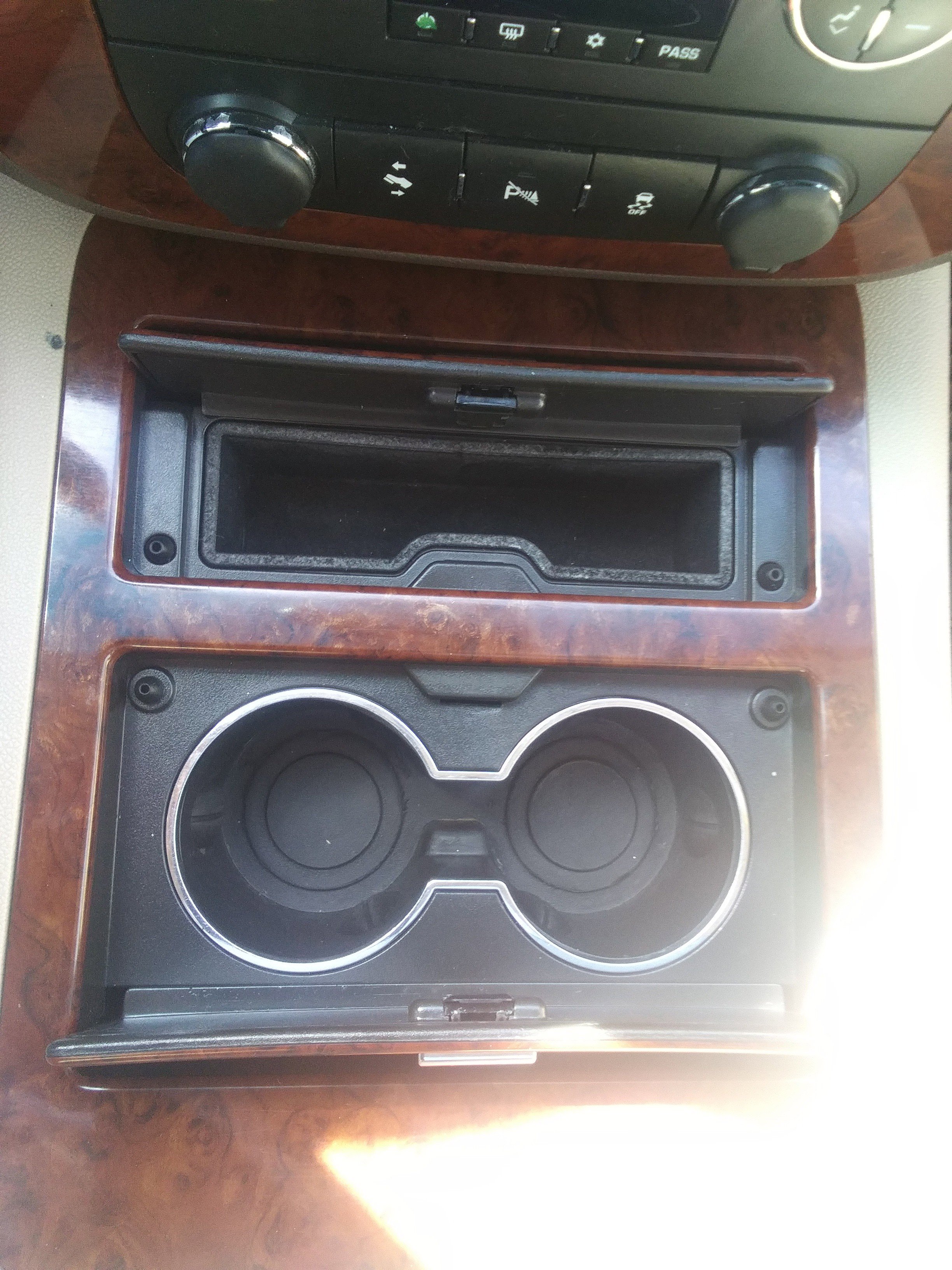 Used 2014 Chevrolet Tahoe LTZ AWD/4WD image 18