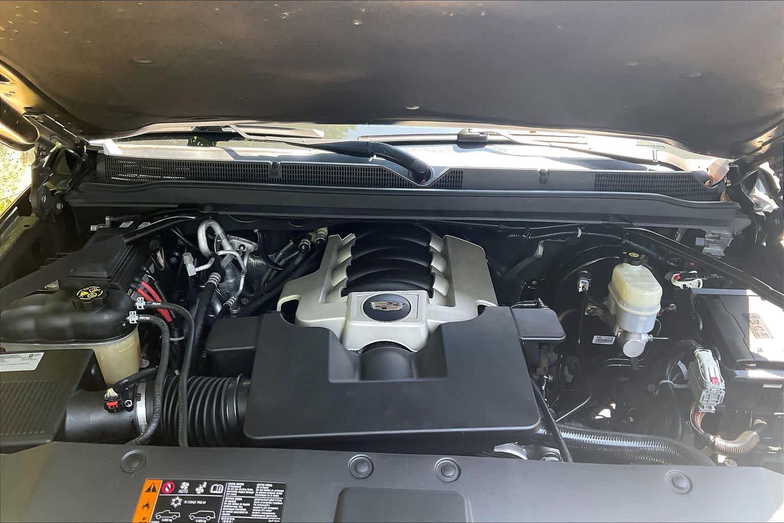 Used 2020 Cadillac Escalade Premium Luxury AWD/4WD image 33