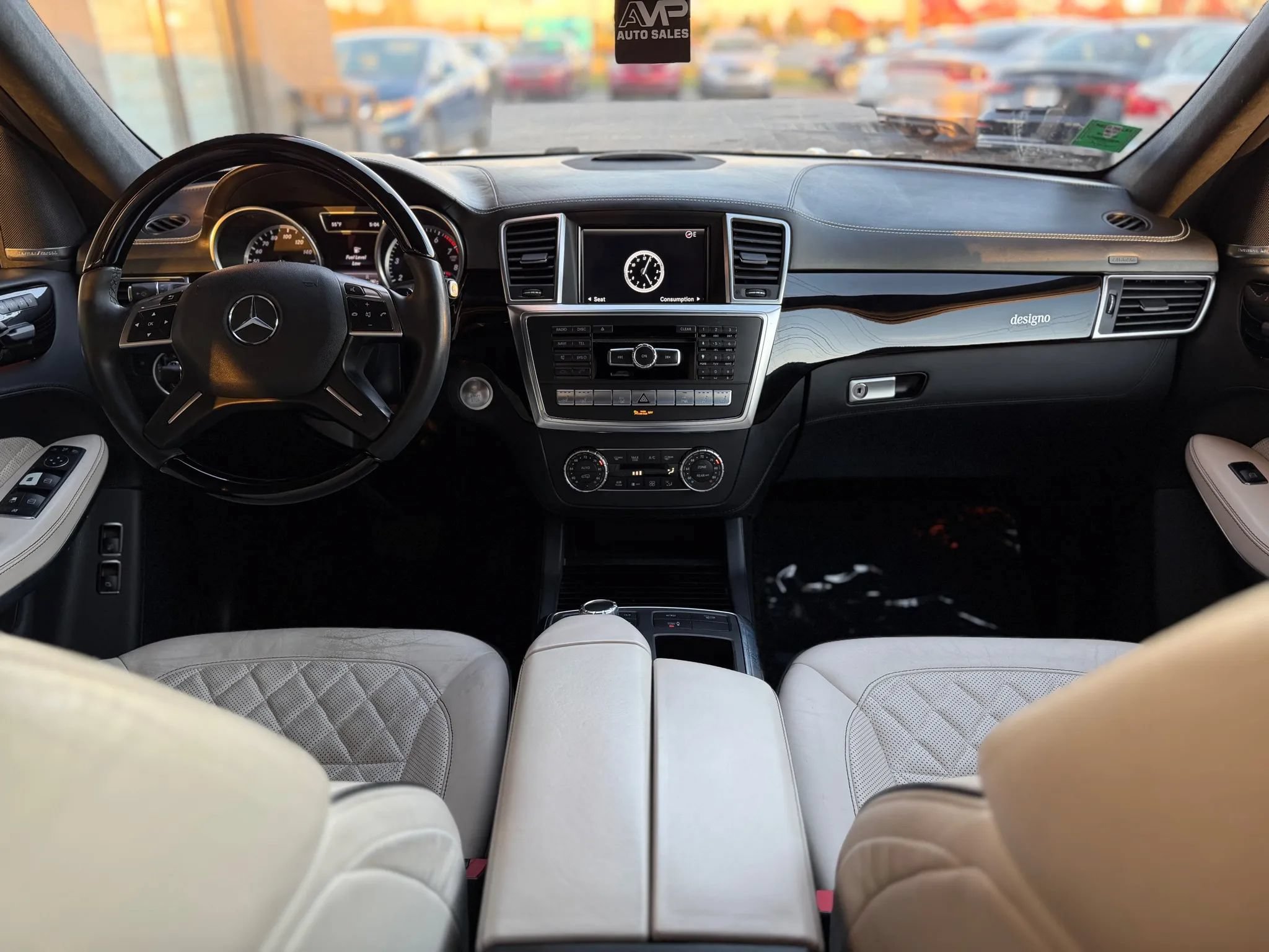 Used 2015 Mercedes-Benz GL 550 4MATIC image 18