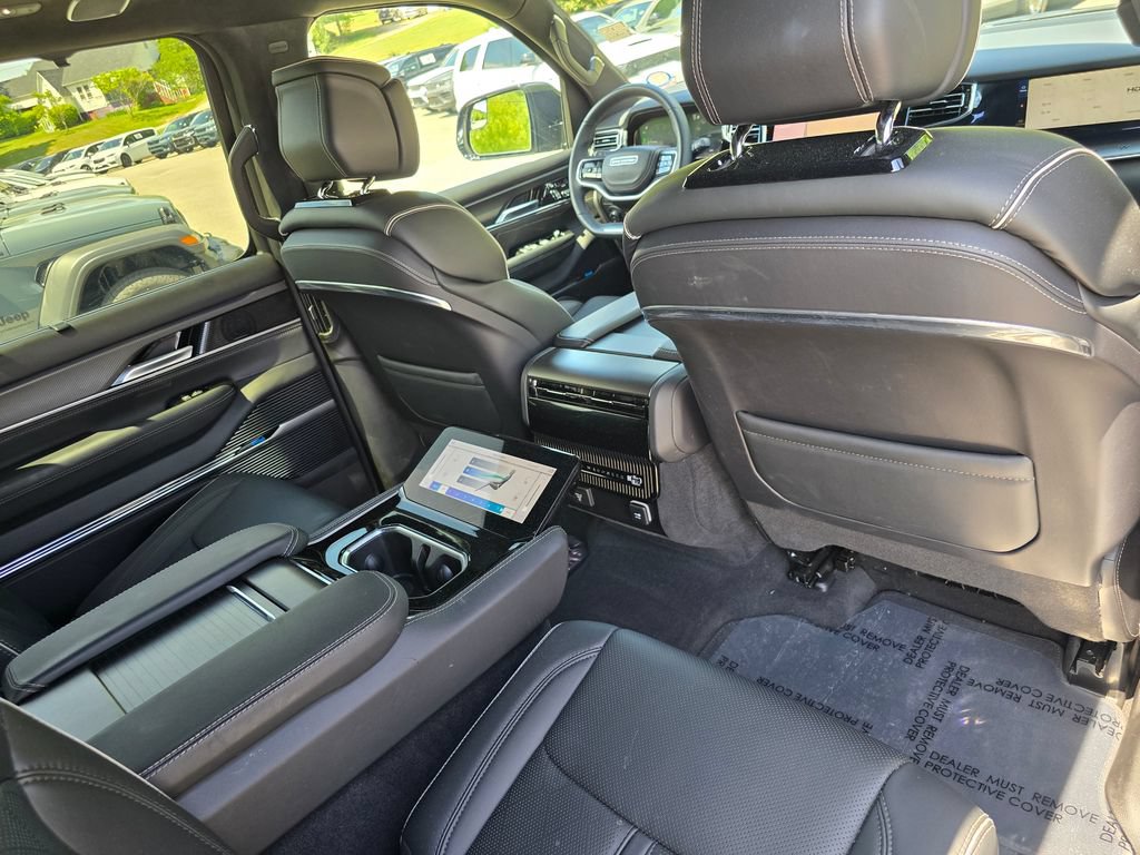 Used 2024 Jeep Grand Wagoneer Series II Obsidian w/ Quick Order Packagew 28T AWD/4WD image 30