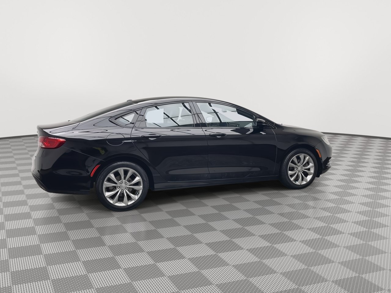 Used 2015 Chrysler 200 S FWD image 33