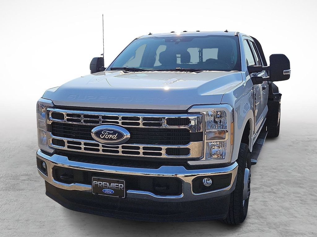 Used 2025 Ford F350 XL w/ XL Chrome Package AWD/4WD image 4