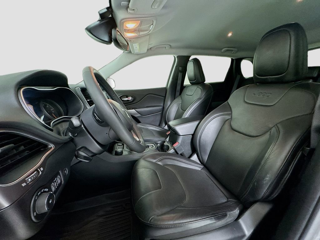 Used 2021 Jeep Cherokee Latitude Lux w/ Comfort/Convenience Group image 10