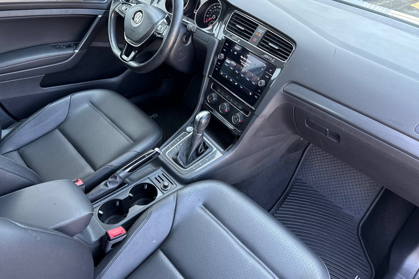 Used 2019 Volkswagen Golf S FWD image 16