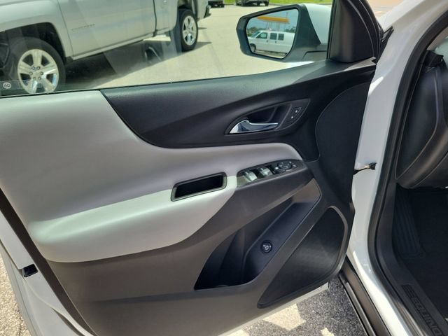 Used 2023 Chevrolet Equinox LT FWD image 16