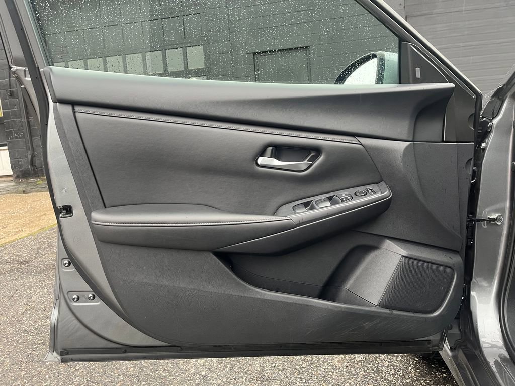 Used 2024 Nissan Sentra SV FWD image 20
