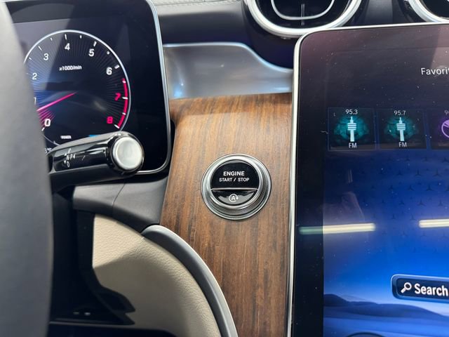 Used 2024 Mercedes-Benz GLC 300 4MATIC image 25