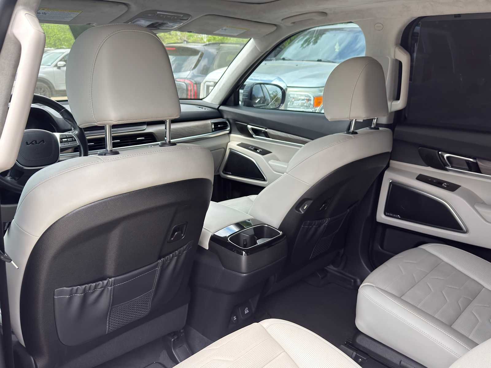 Certified 2022 Kia Telluride SX w/ SX Prestige Package image 29