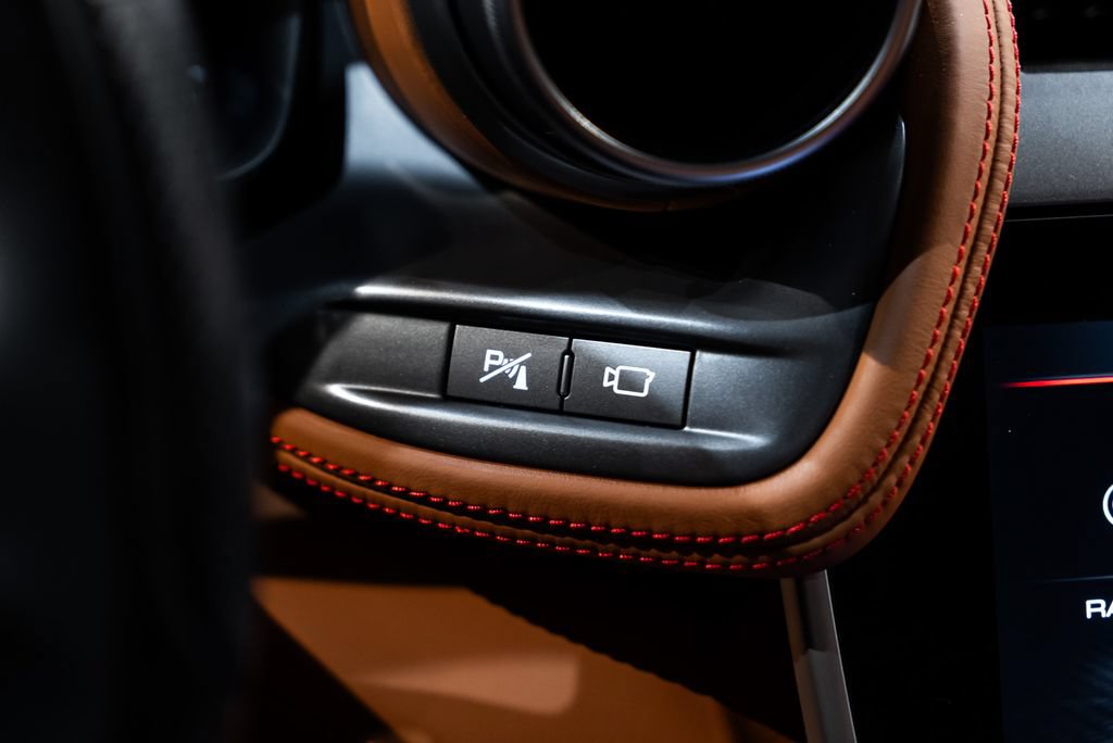 Used 2018 Ferrari GTC4Lusso AWD/4WD image 37