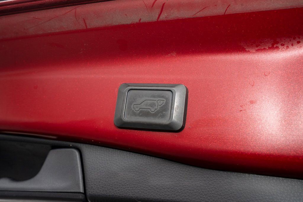 Used 2019 Toyota RAV4 XLE w/ Convenience Package image 6