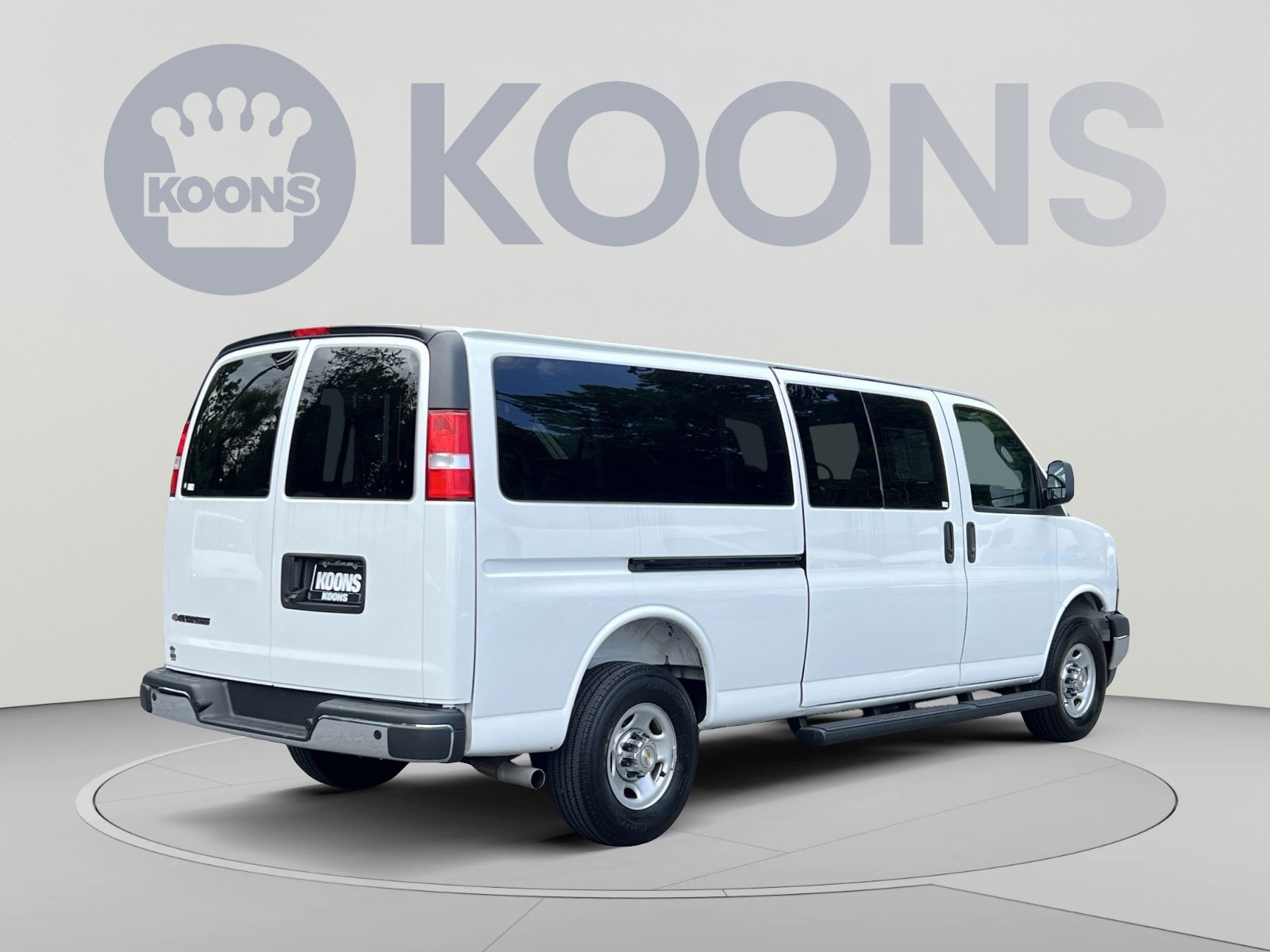 Used 2025 Chevrolet Express 3500 LT w/ LT Preferred Equipment Group RWD image 11