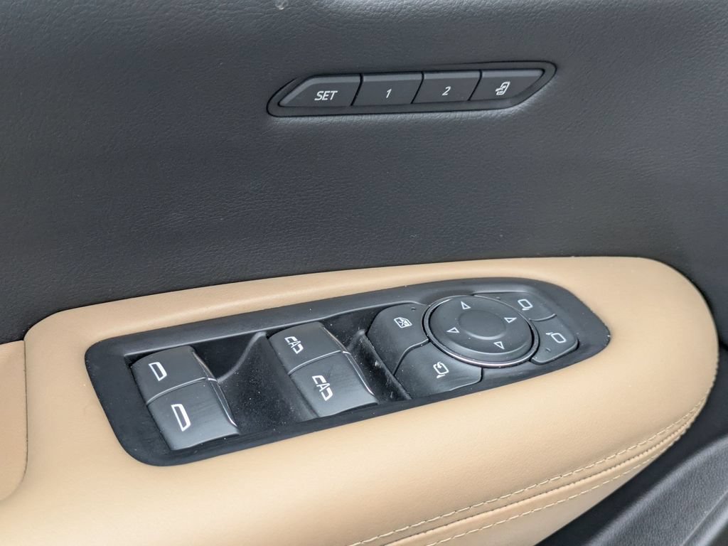 Used 2023 Cadillac XT5 Sportv w/ Platinum Package AWD/4WD image 11