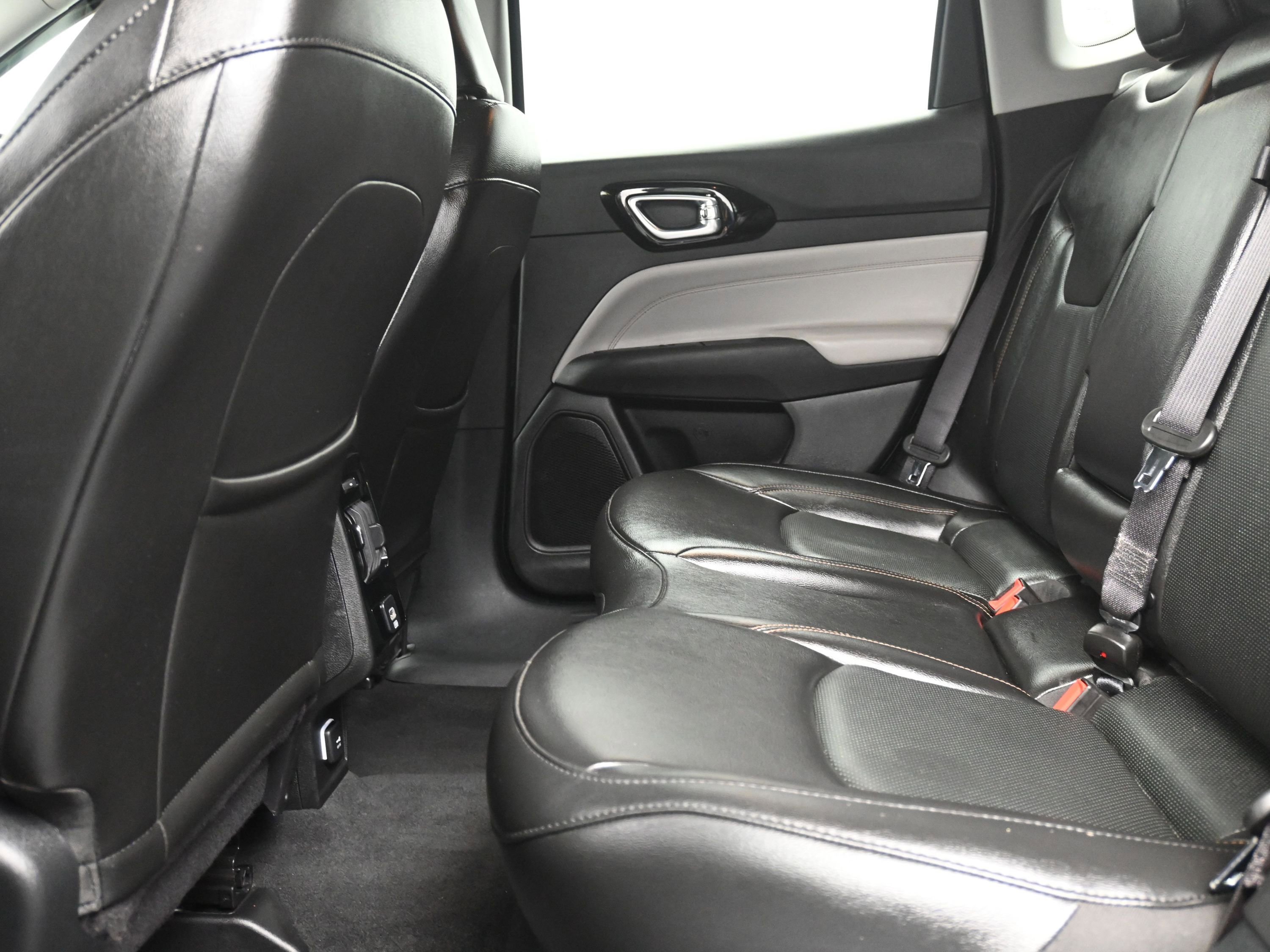 Used 2022 Jeep Compass Limited image 23