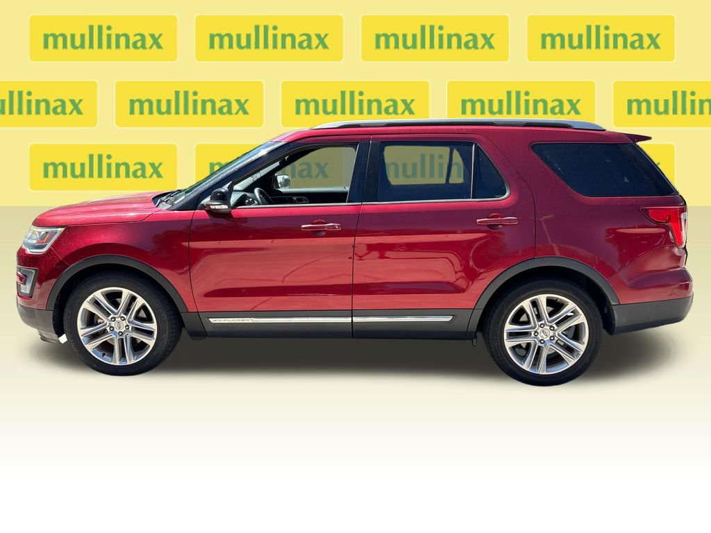 Used 2017 Ford Explorer XLT w/ Equipment Group 202A image 10