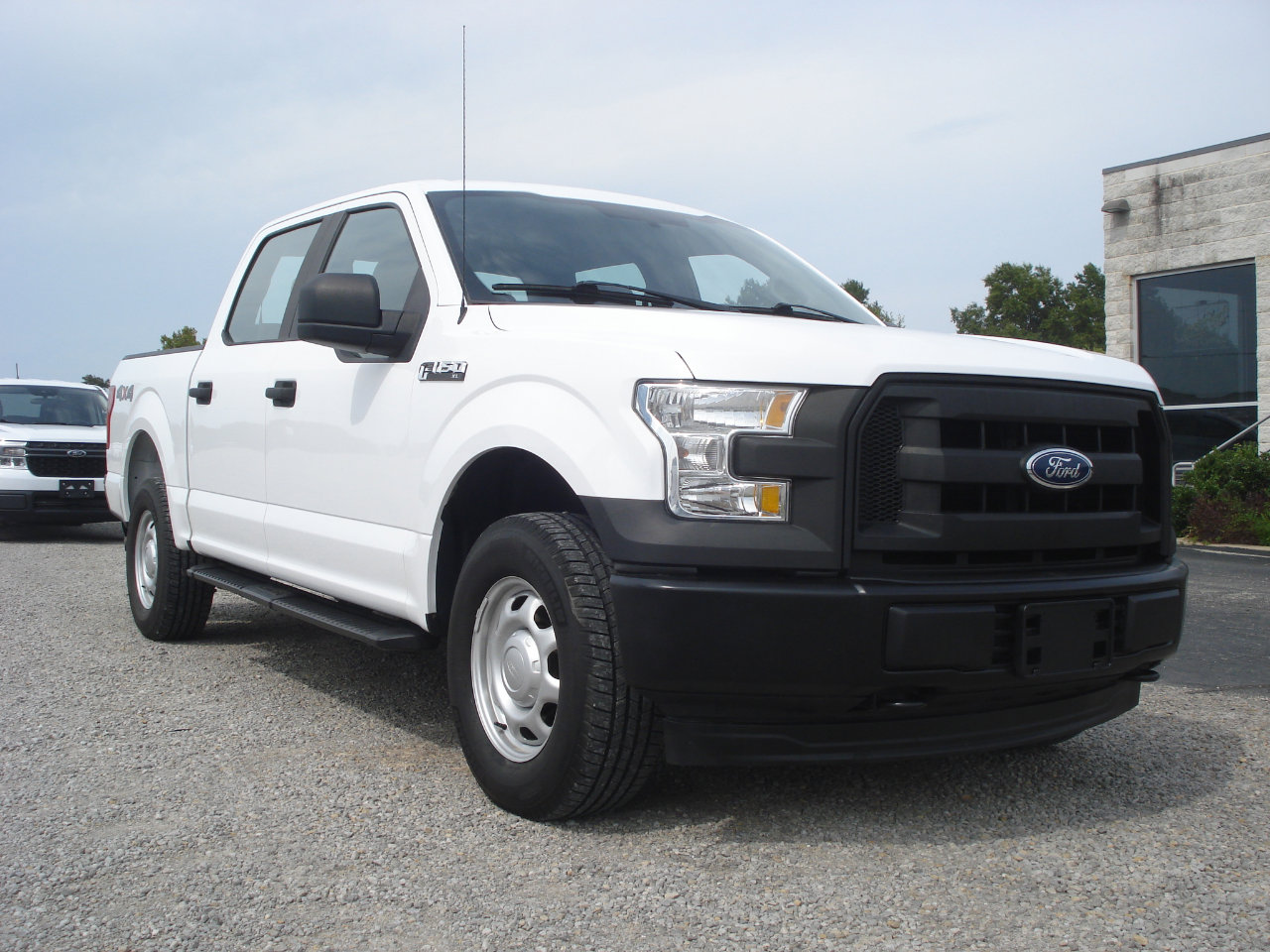 Used 2017 Ford F150 XL w/ Equipment Group 101A Mid image 2
