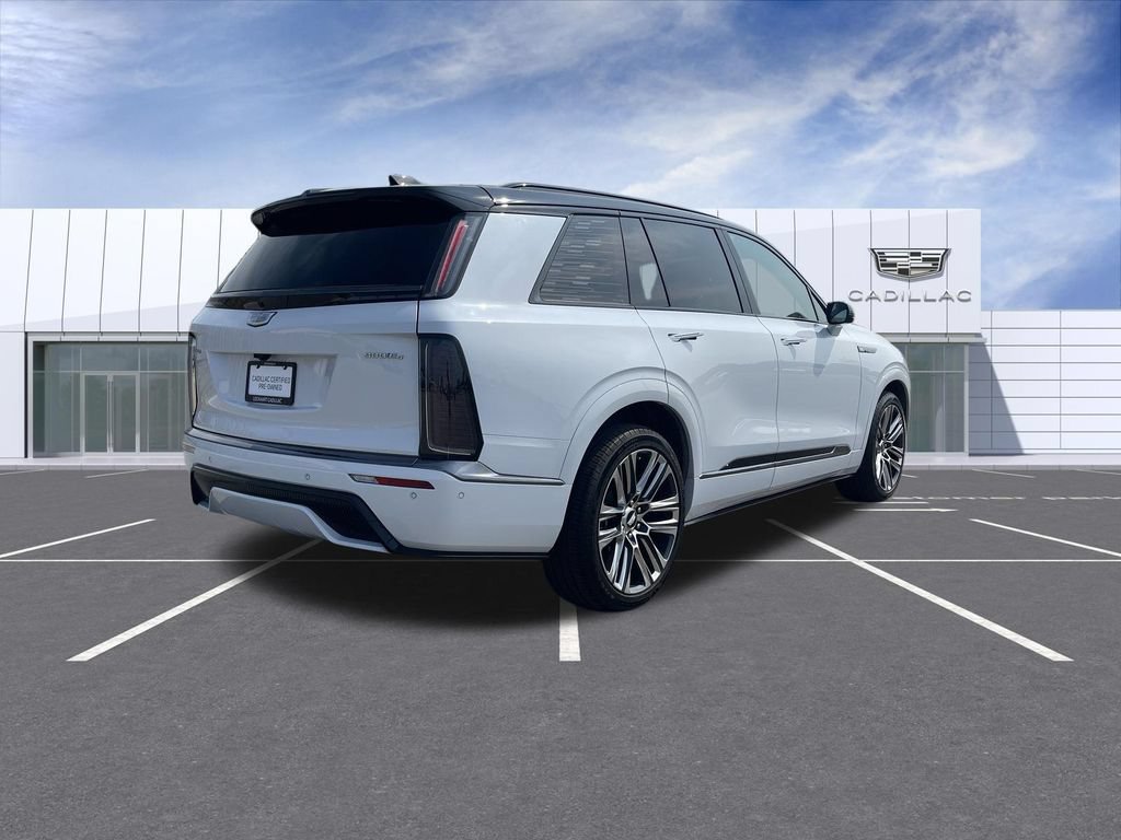 Certified 2026 Cadillac Vistiq Luxury w/ LPO, Floor Liner Package AWD/4WD image 8