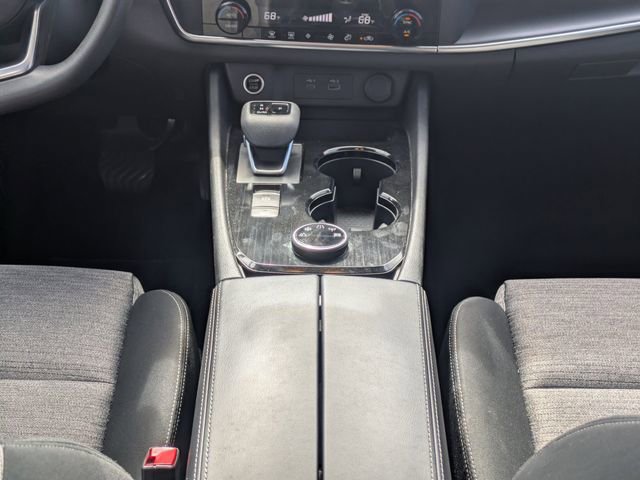 Used 2023 Nissan Rogue SV image 19