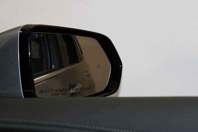 New 2025 Cadillac XT6 Luxury image 24