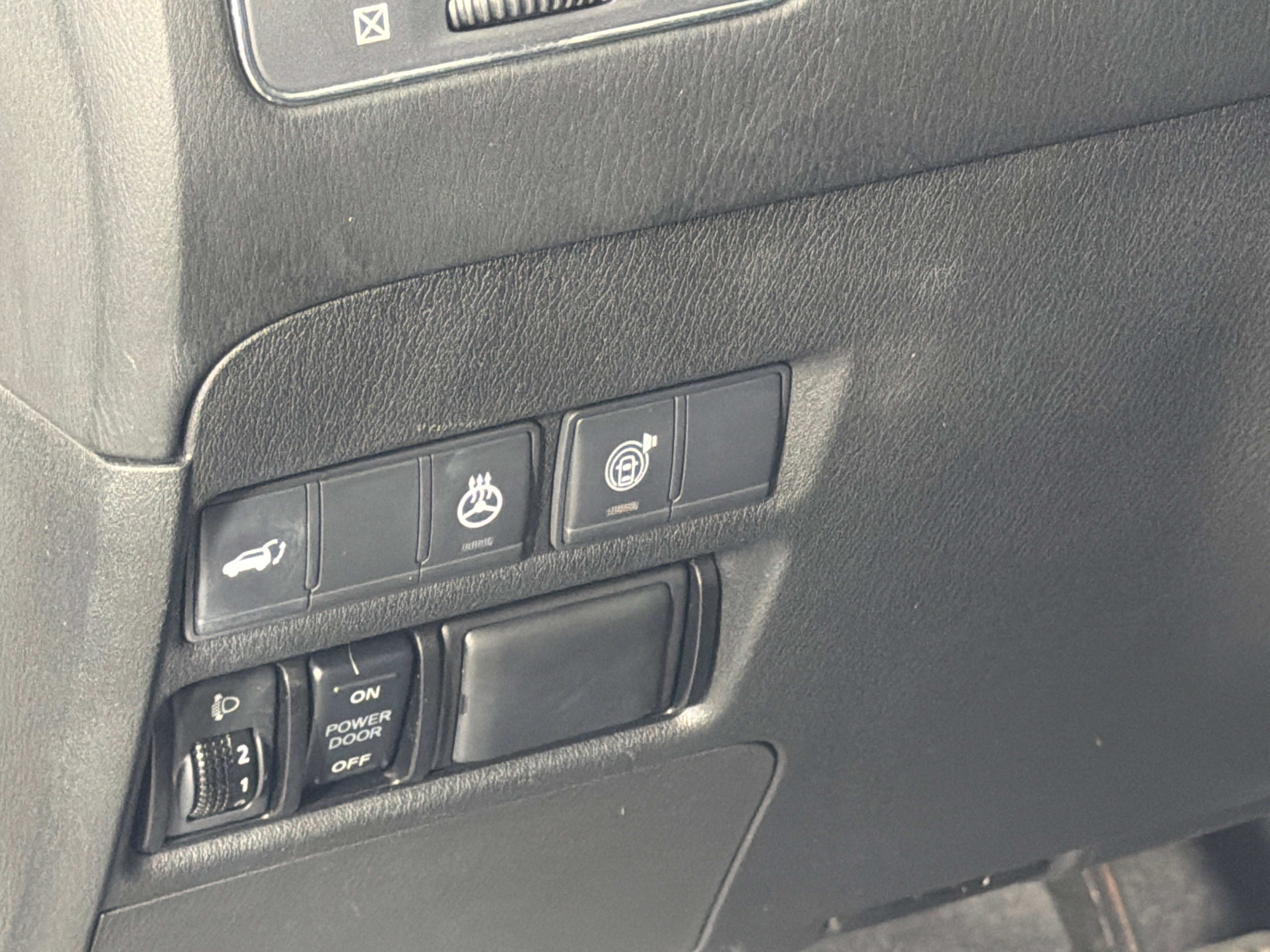Used 2018 INFINITI QX80 4WD w/ Driver Assistance Package image 9