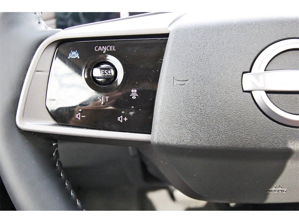 Used 2025 Nissan Murano Platinum image 11