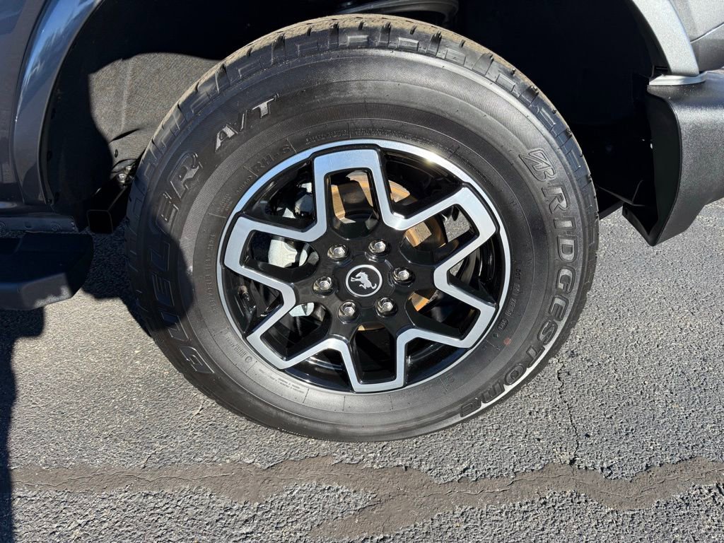 Used 2023 Ford Bronco Outer Banks image 9