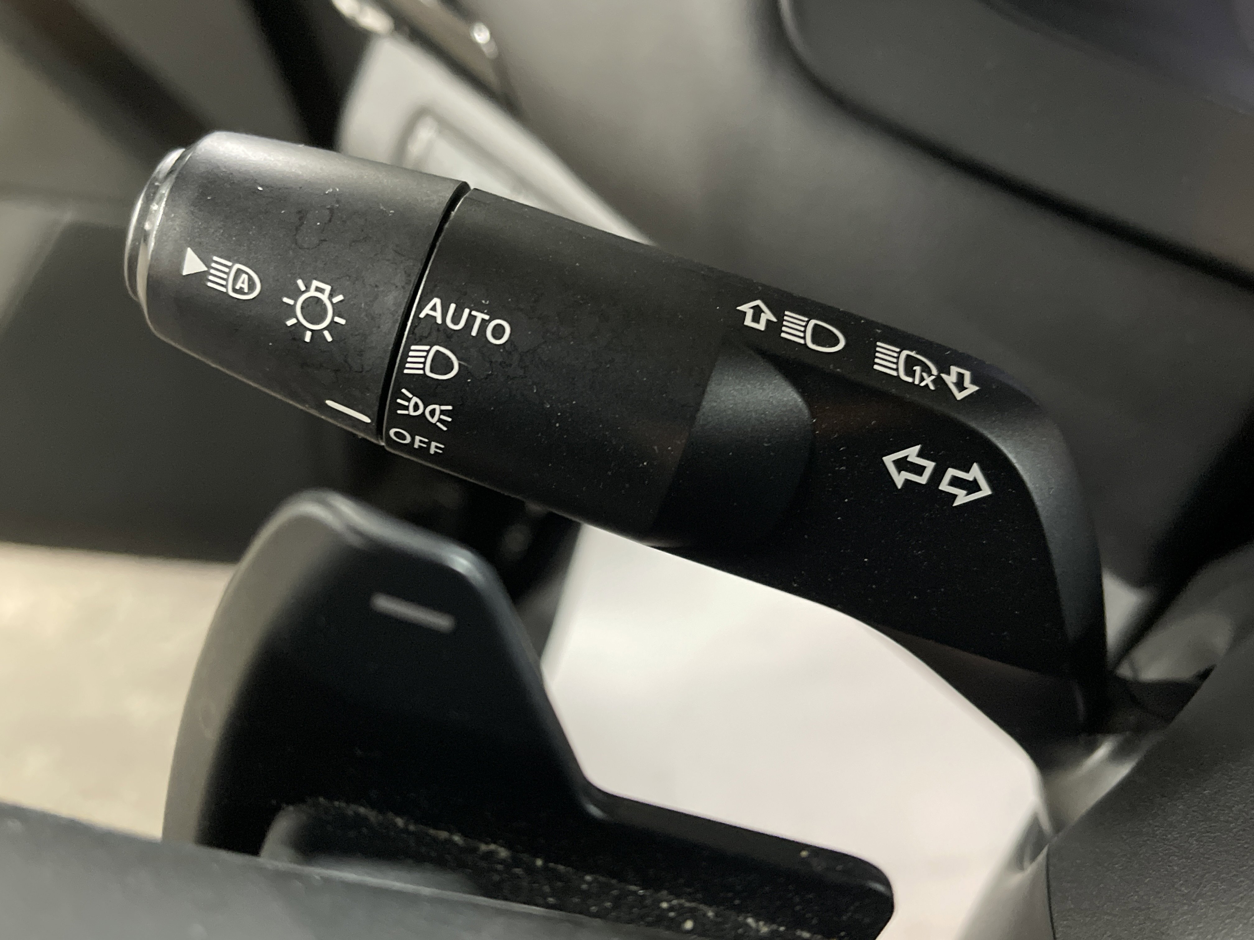 Used 2024 Nissan Pathfinder S image 21