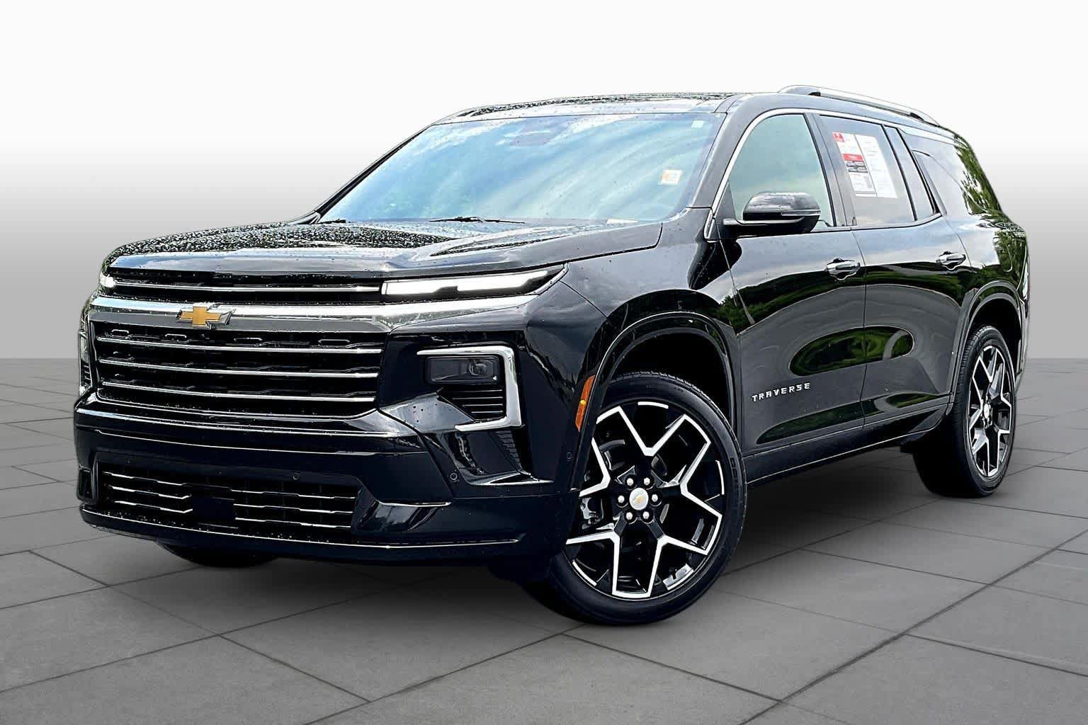 Used 2025 Chevrolet Traverse High Country w/ LPO, Floor Liner Package FWD image 2
