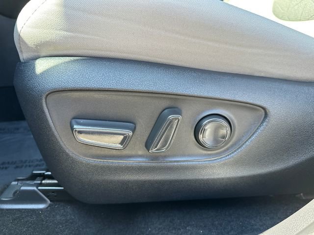 Used 2025 Toyota RAV4 XLE image 31