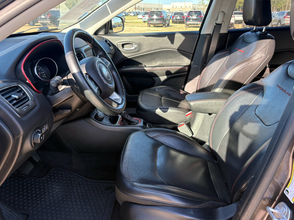 Used 2018 Jeep Compass Trailhawk w/ Leather Interior Group AWD/4WD image 11