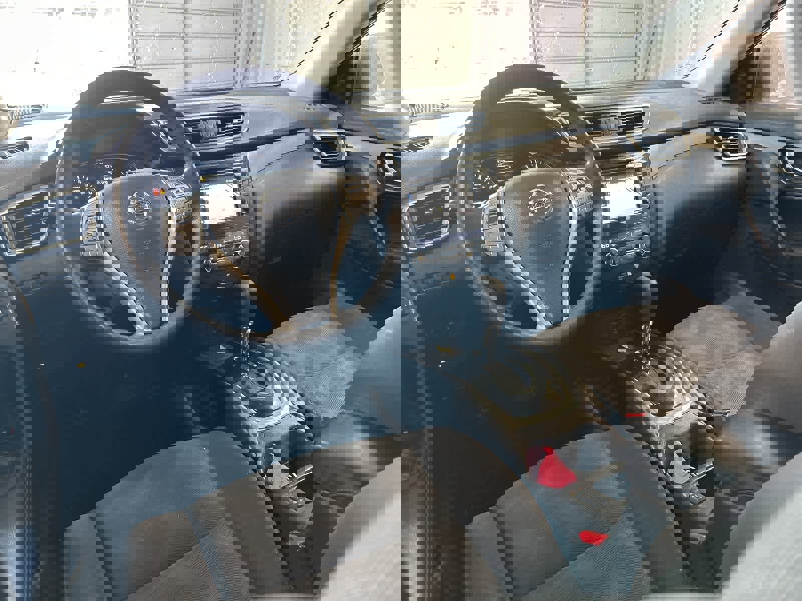 Used 2016 Nissan Rogue SV w/ SV Premium Package image 22