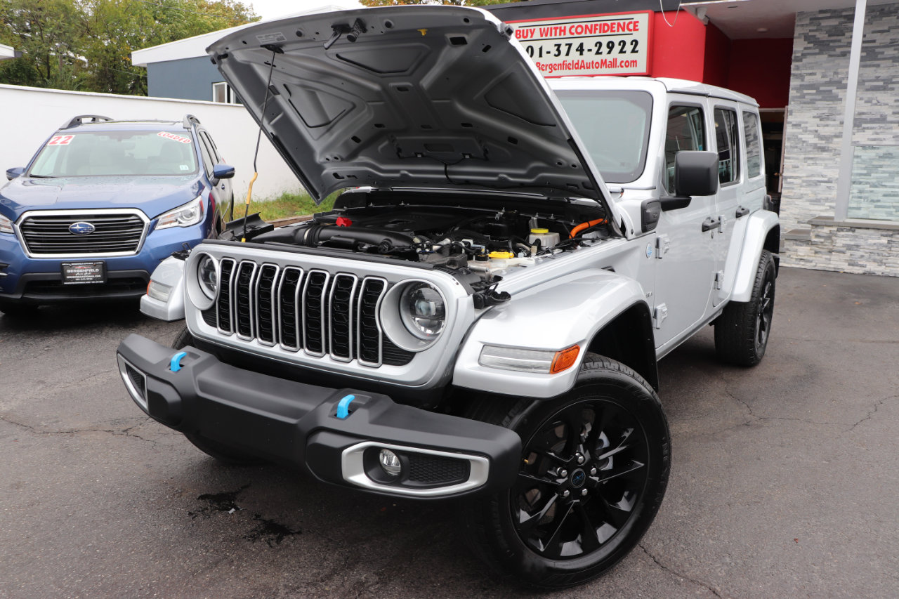 Used 2024 Jeep Wrangler Sahara image 45