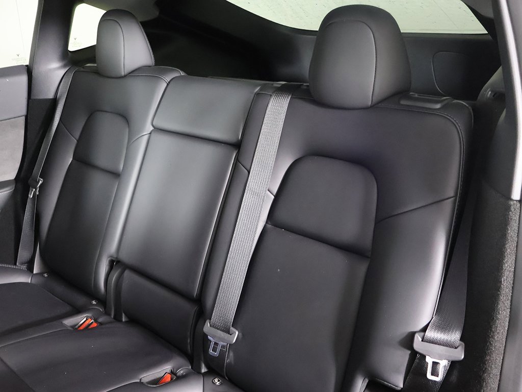 Used 2023 Tesla Model Y Long Range image 33