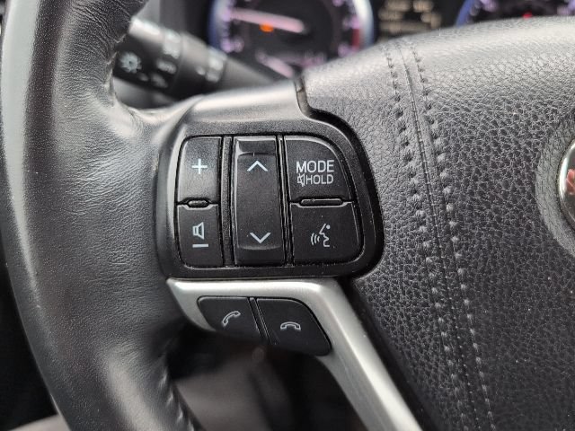 Used 2019 Toyota Highlander SE AWD/4WD image 19