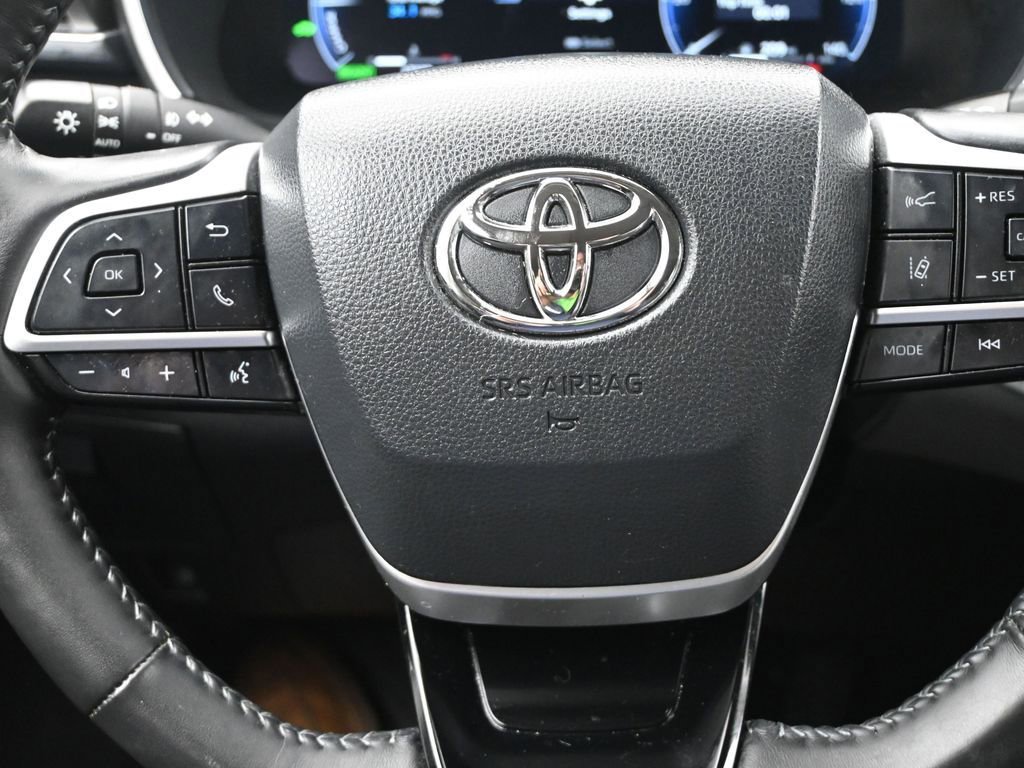 Used 2023 Toyota Highlander Limited image 24