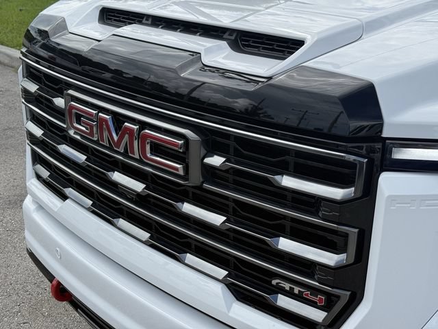 Used 2024 GMC Sierra 2500 AT4 w/ AT4 Premium Plus Package AWD/4WD image 7