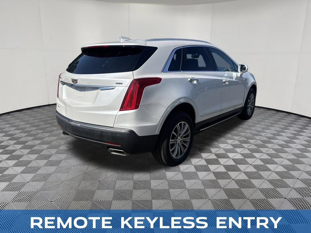 Used 2017 Cadillac XT5 Luxury AWD/4WD image 10