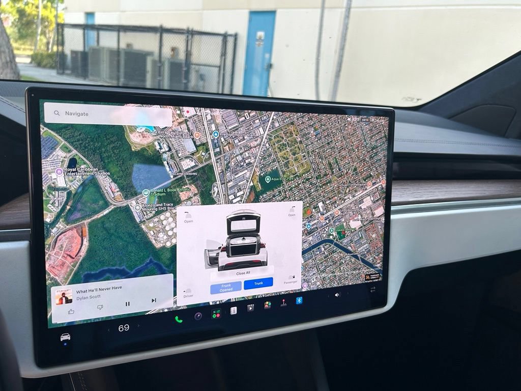 Used 2022 Tesla Model X AWD/4WD image 21