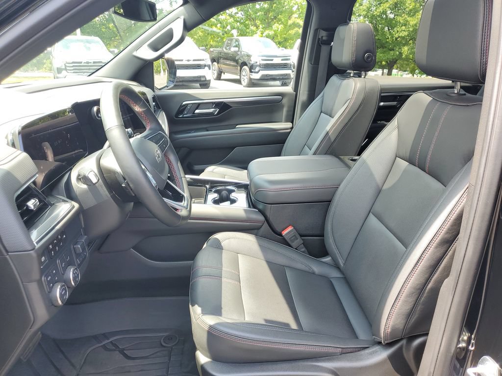 Certified 2025 Chevrolet Suburban RST w/ RST Capability Package AWD/4WD image 5