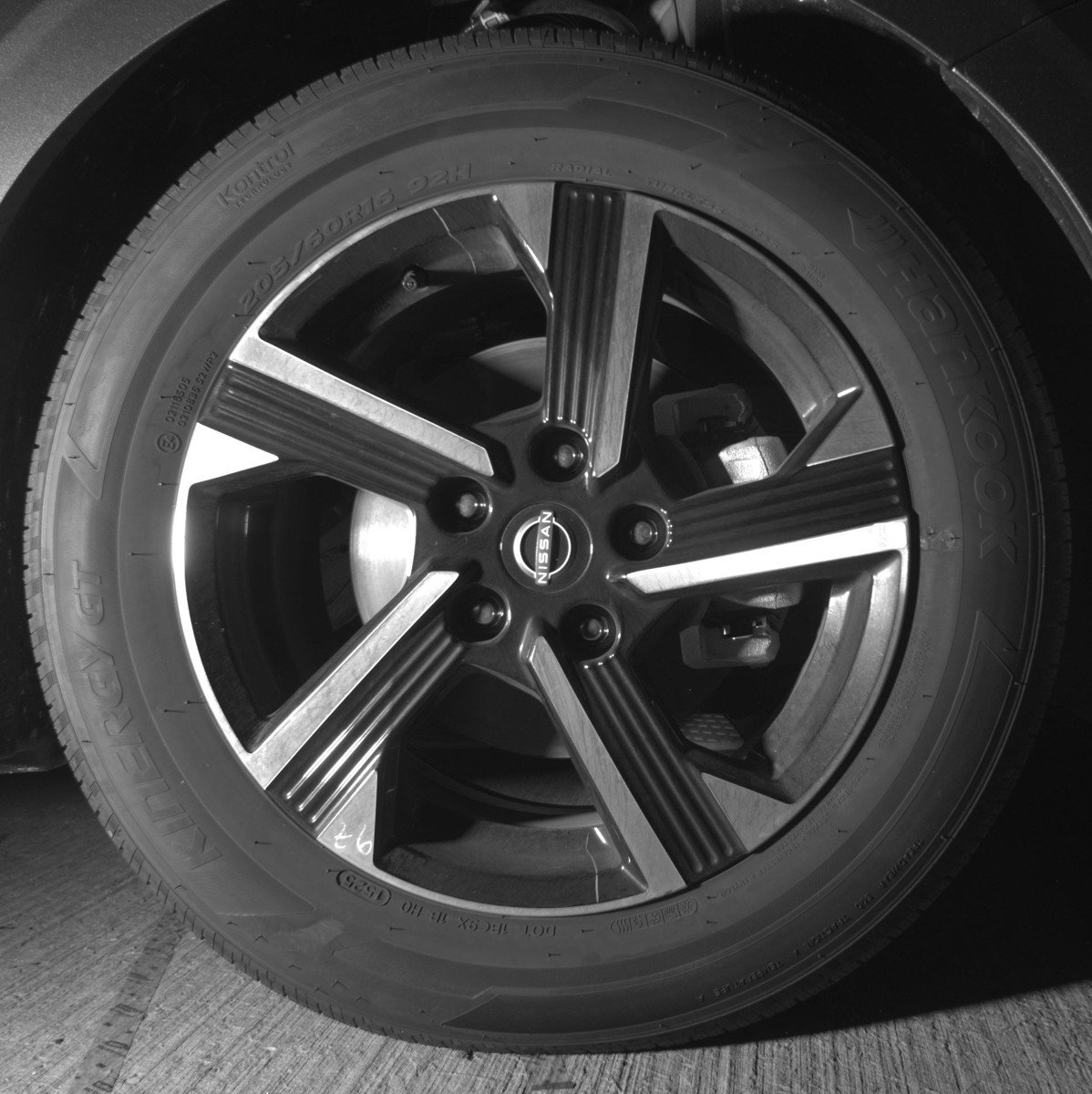 Used 2025 Nissan Sentra SV image 13