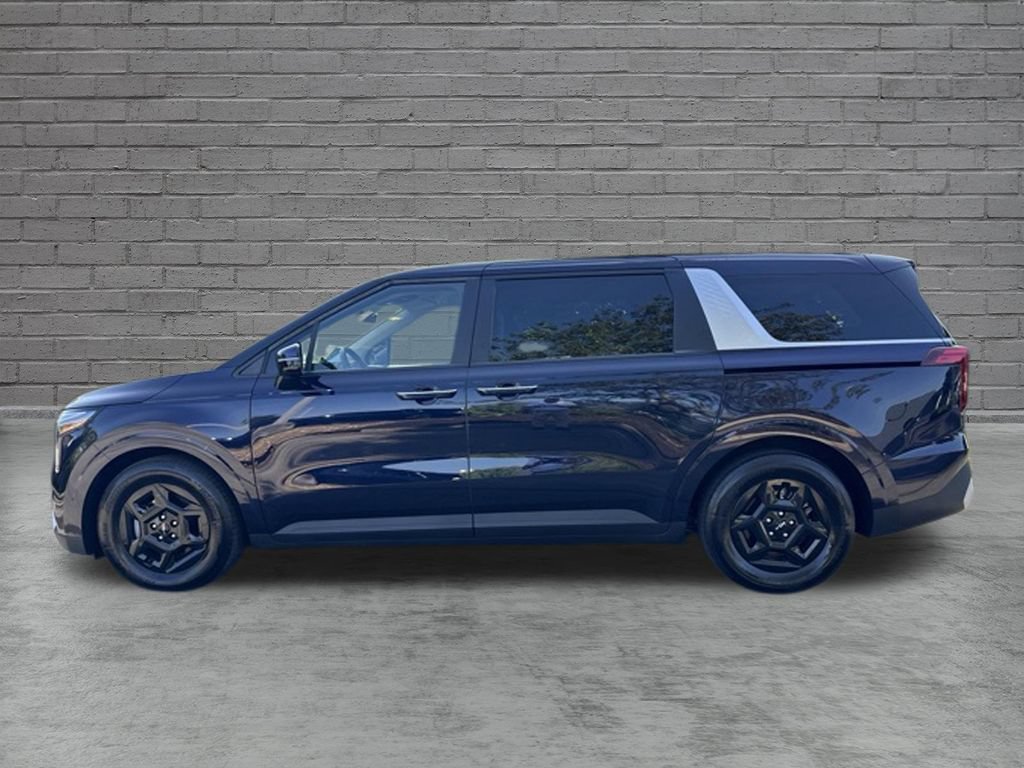 Used 2025 Kia Carnival FWD image 4