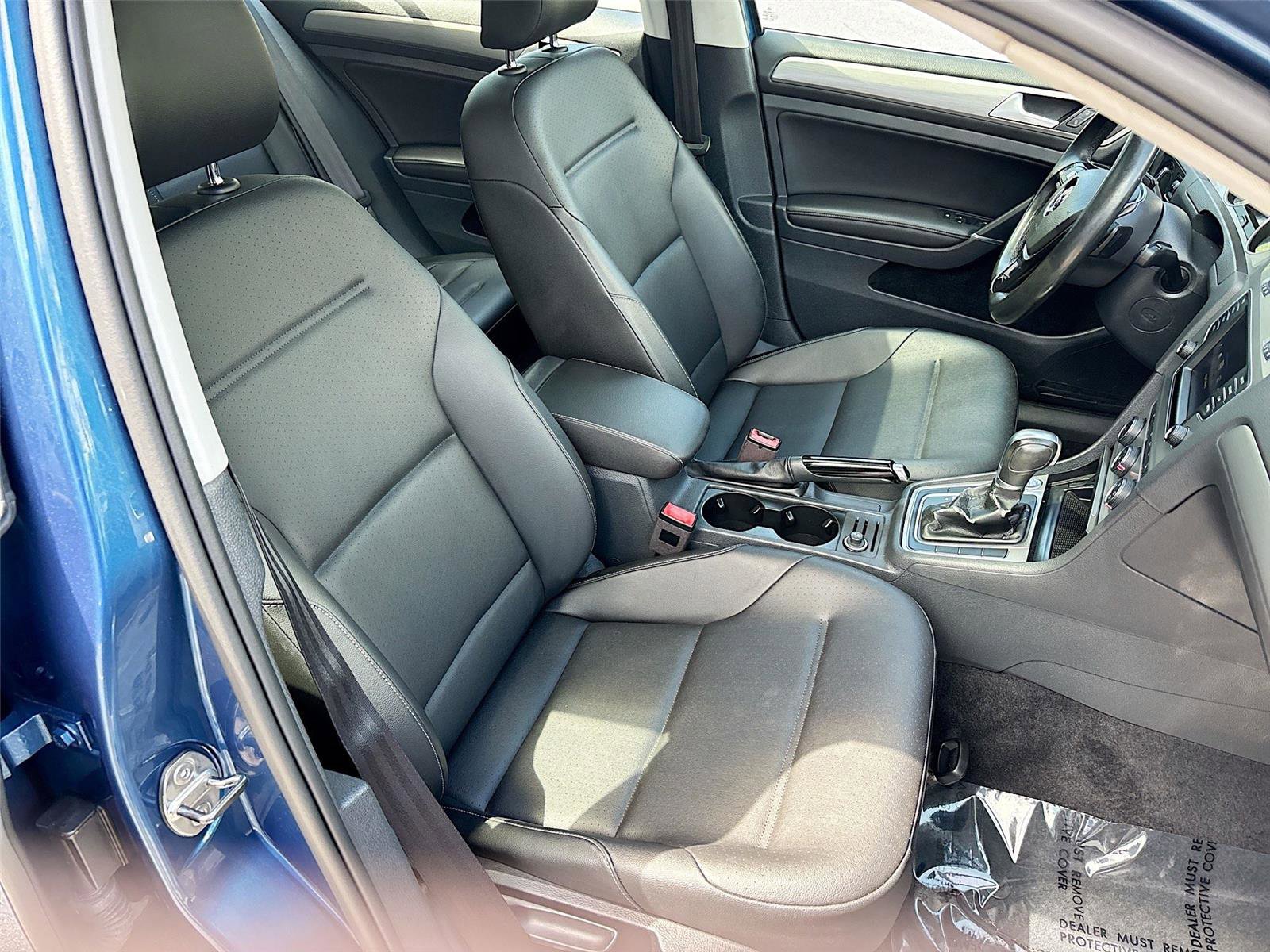 Used 2017 Volkswagen Golf Wolfsburg Edition image 27