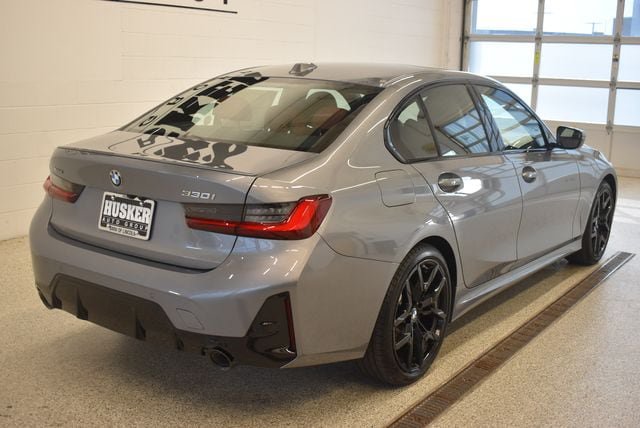 New 2026 BMW 330i xDrive Sedan w/ M Sport Package AWD/4WD image 4