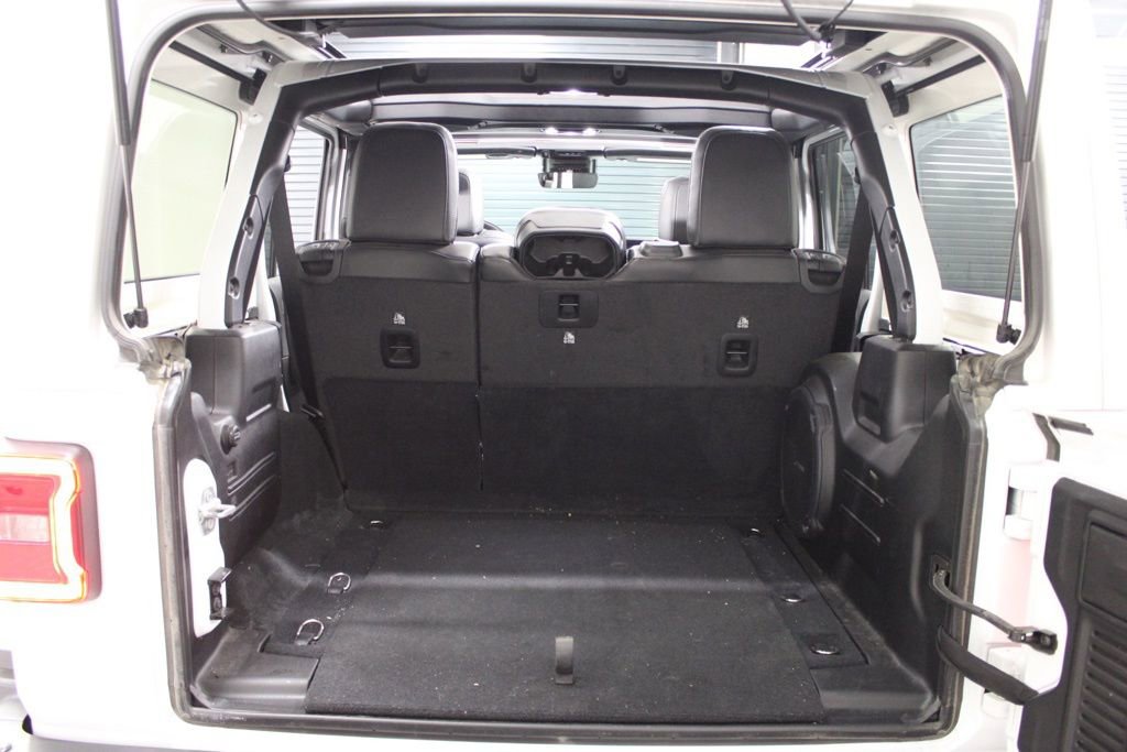 Used 2022 Jeep Wrangler Unlimited Rubicon w/ Trailer Tow Package image 31