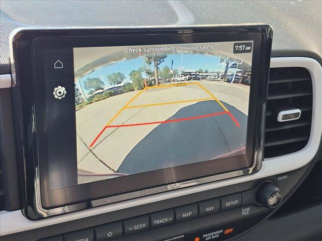 Used 2022 Hyundai Venue Limited FWD image 14