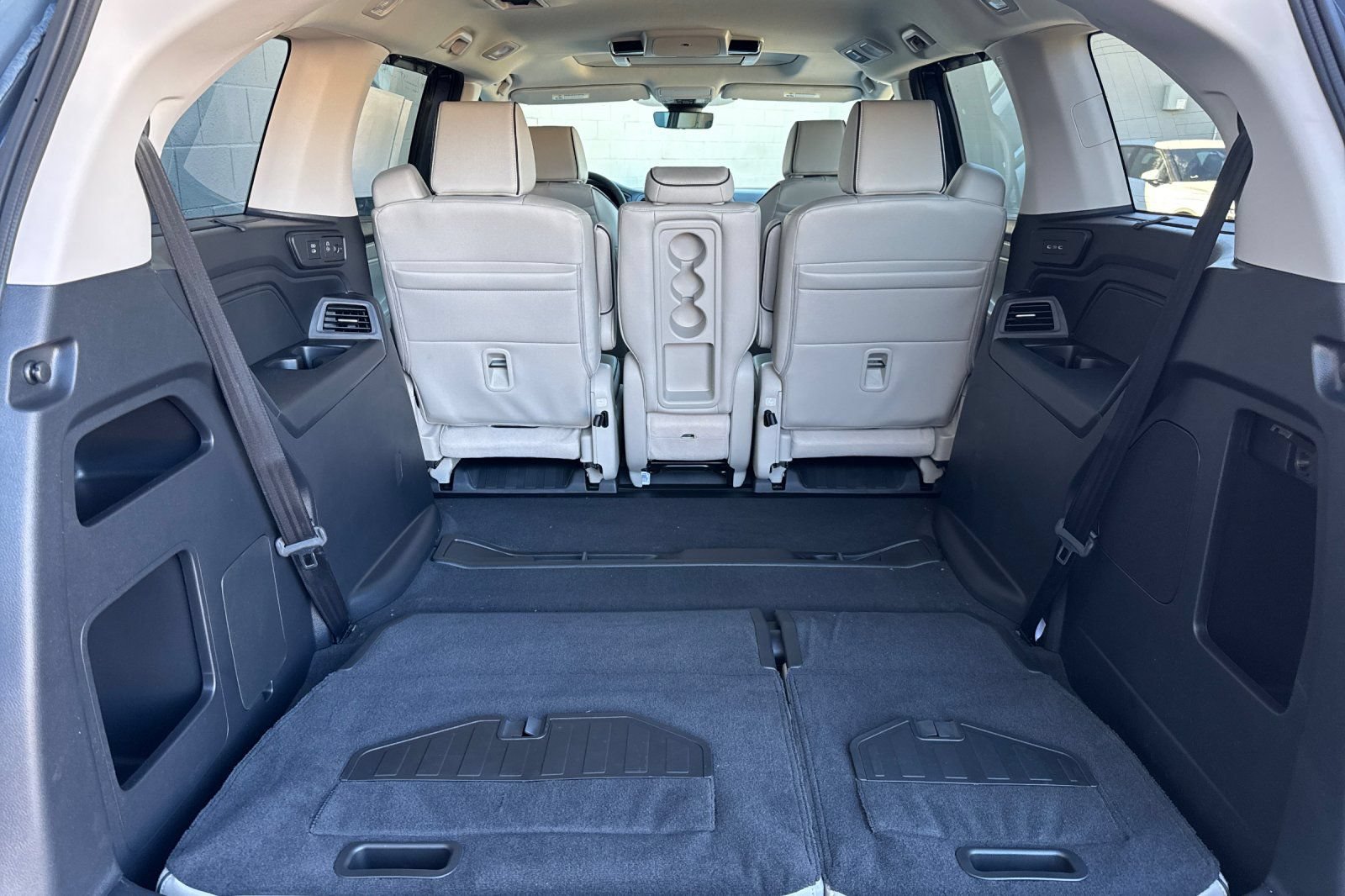 New 2026 Honda Odyssey Touring image 17