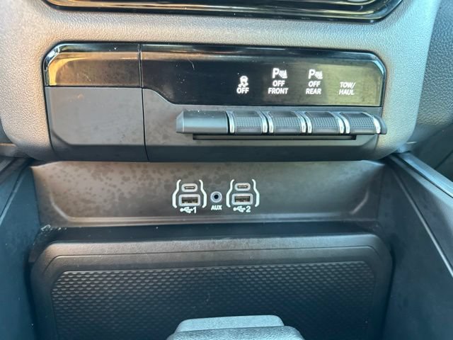 Used 2025 RAM 1500 Big Horn AWD/4WD image 32