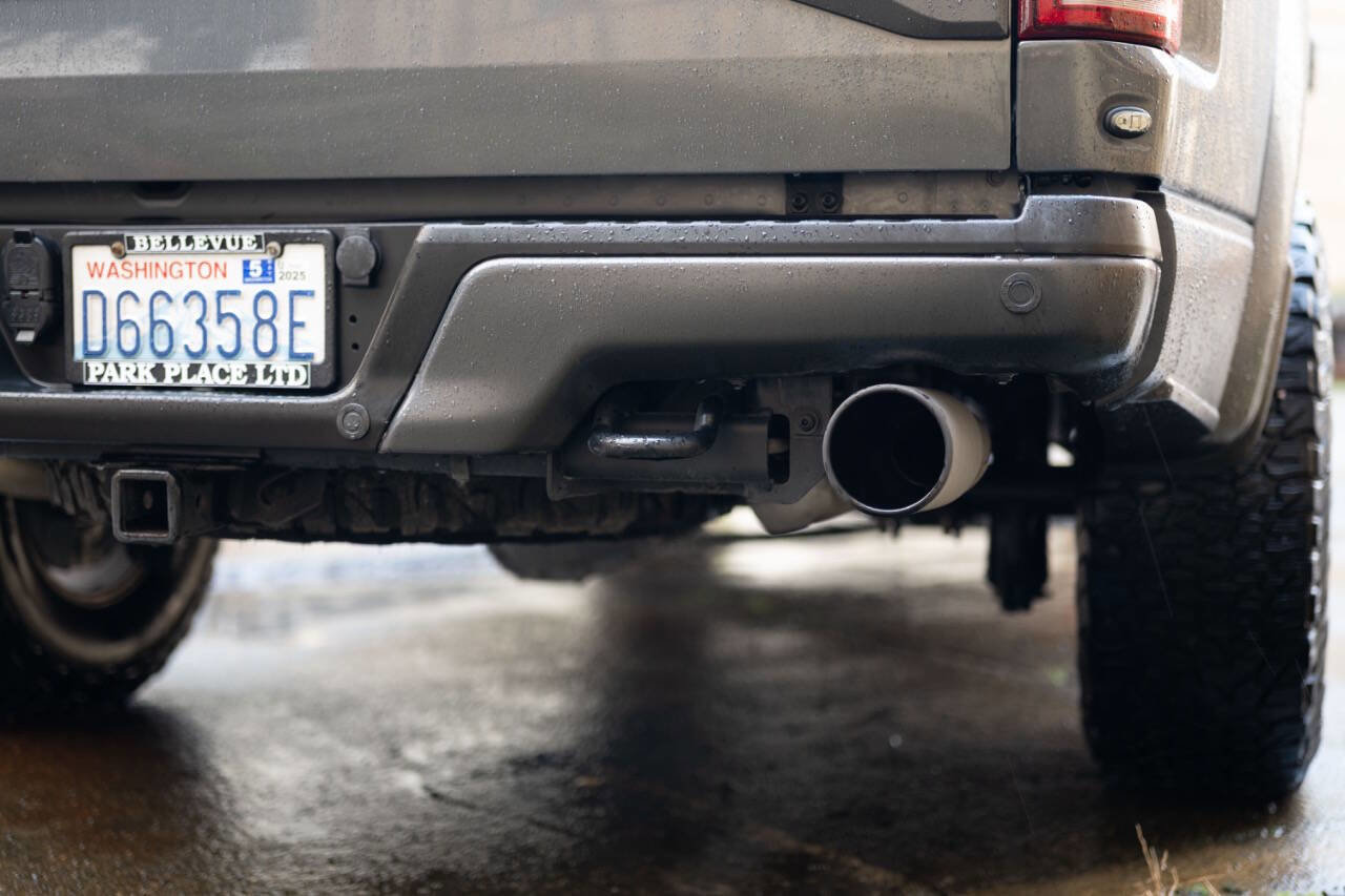 Used 2017 Ford F150 Raptor w/ Equipment Group 802A Luxury image 34