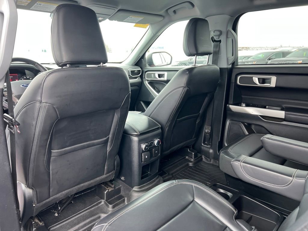 Used 2021 Ford Explorer XLT w/ Equipment Group 202A image 34