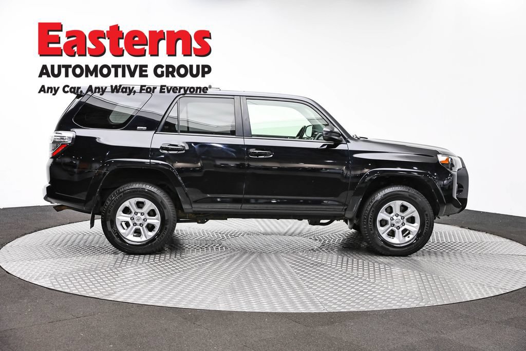 Used 2015 Toyota 4Runner SR5 AWD/4WD image 4