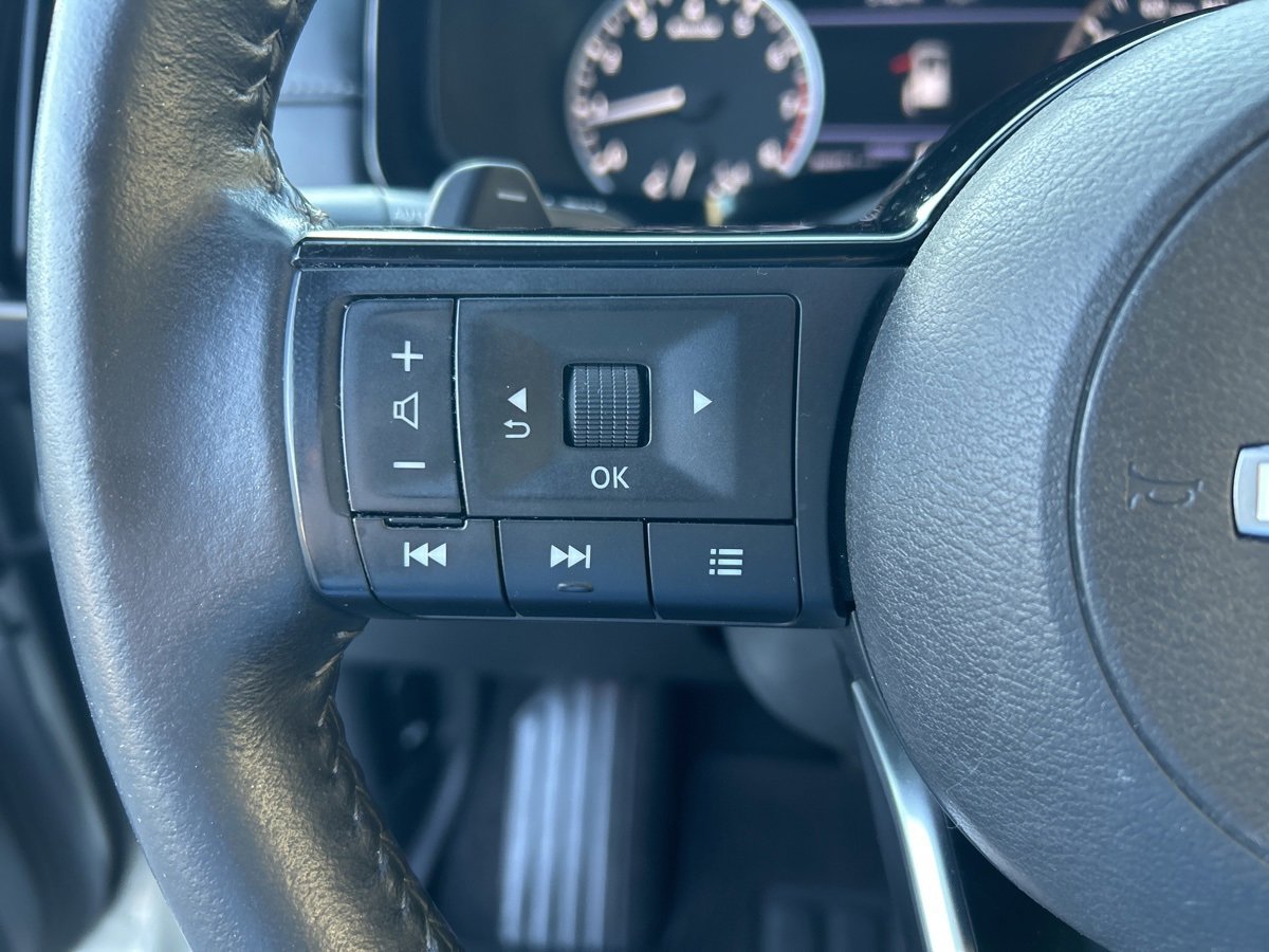 Used 2022 Nissan Pathfinder SV w/ Cargo Package image 17